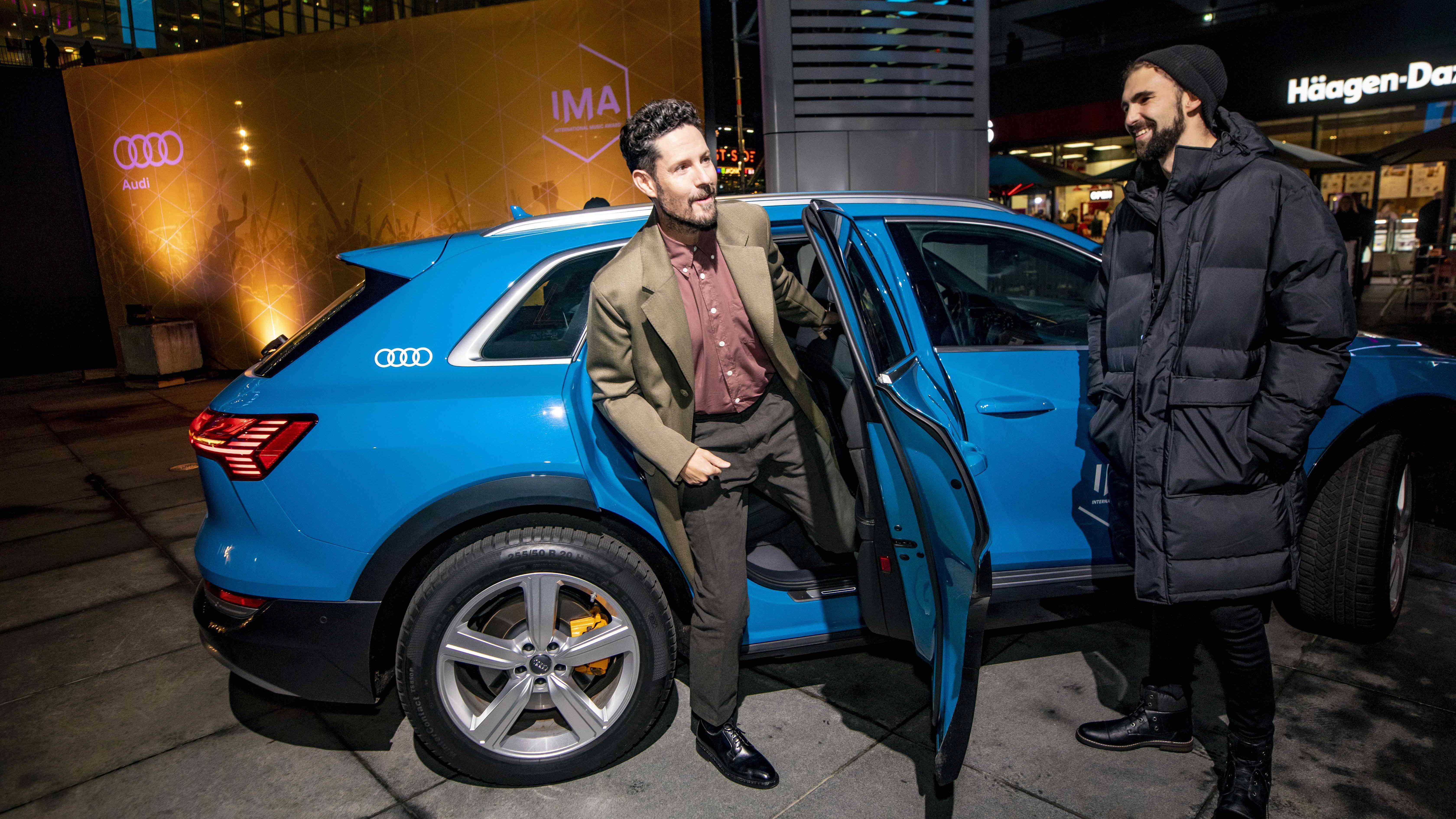 Deutschrappe Max Herre sang beim IMA 2019 mit seiner Frau Joy Denalane und übergab den Sonderpreis an Udo Lindenberg – seinen musikalischen Helden.