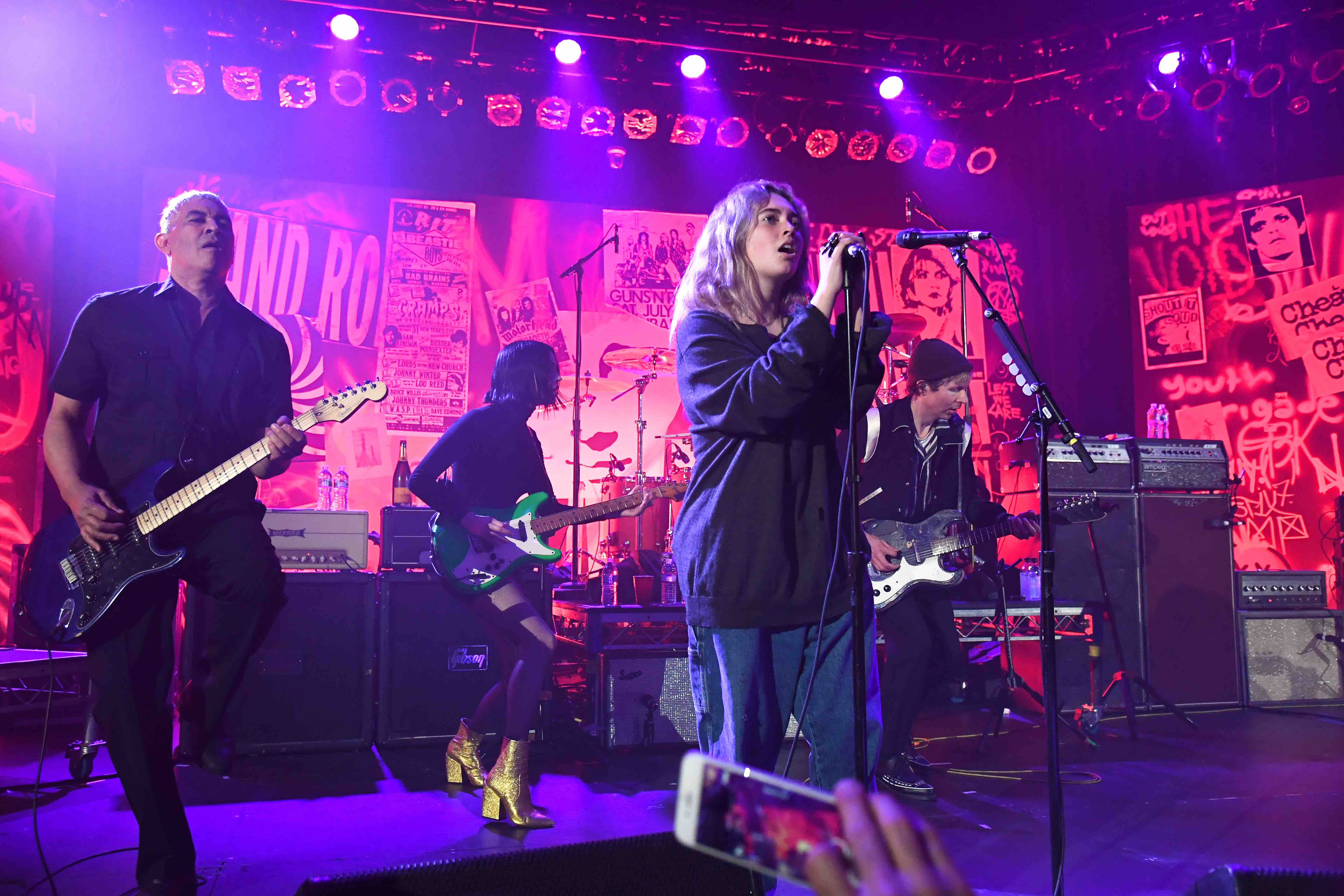 Violet Grohl, Dave Grohl, Beck, St. Vincent, Krist Novoselic und Pat Smear