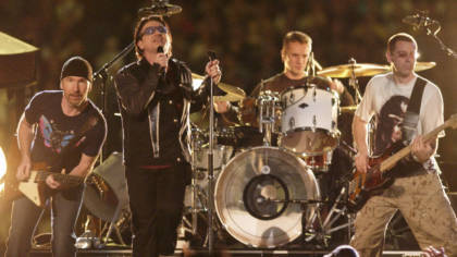 U2 beim Super Bowl 2002