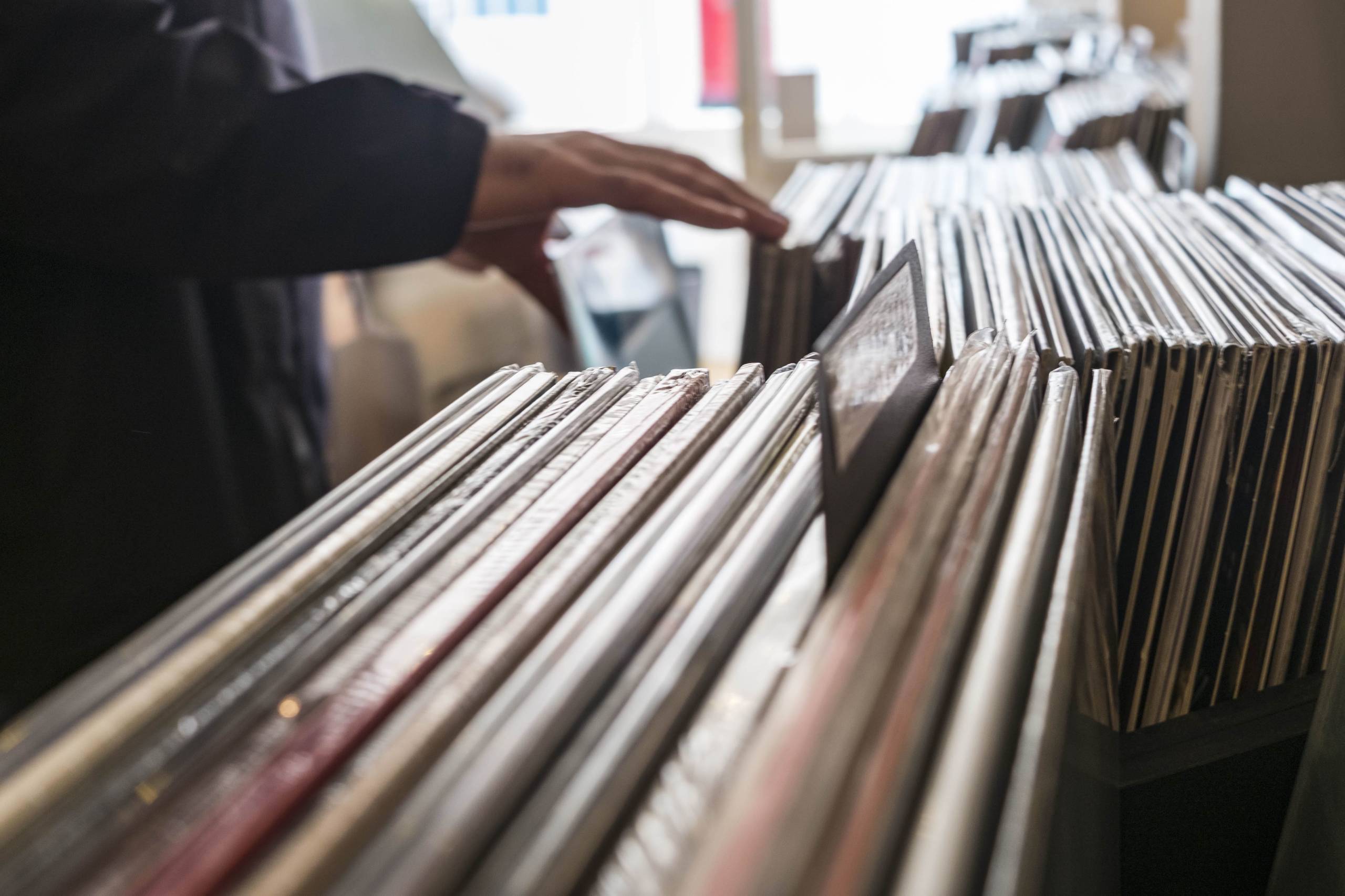 record store-GettyImages-1059325454