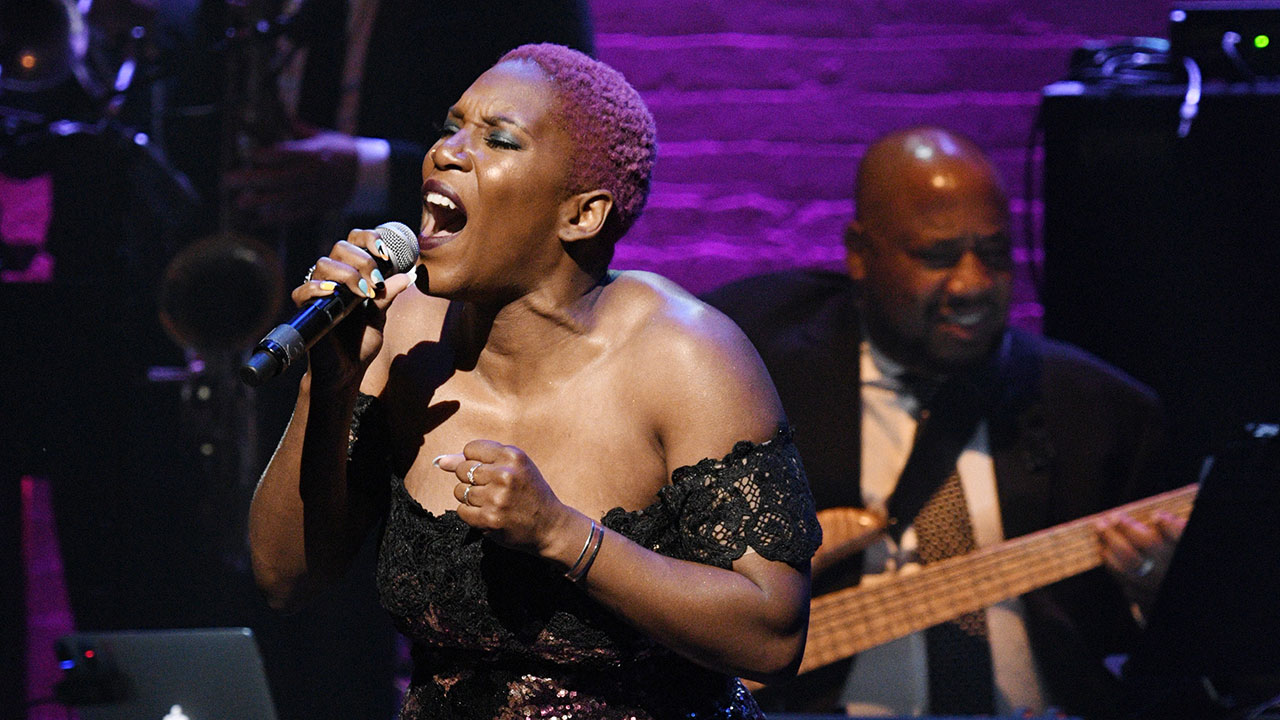 Liv Warfield