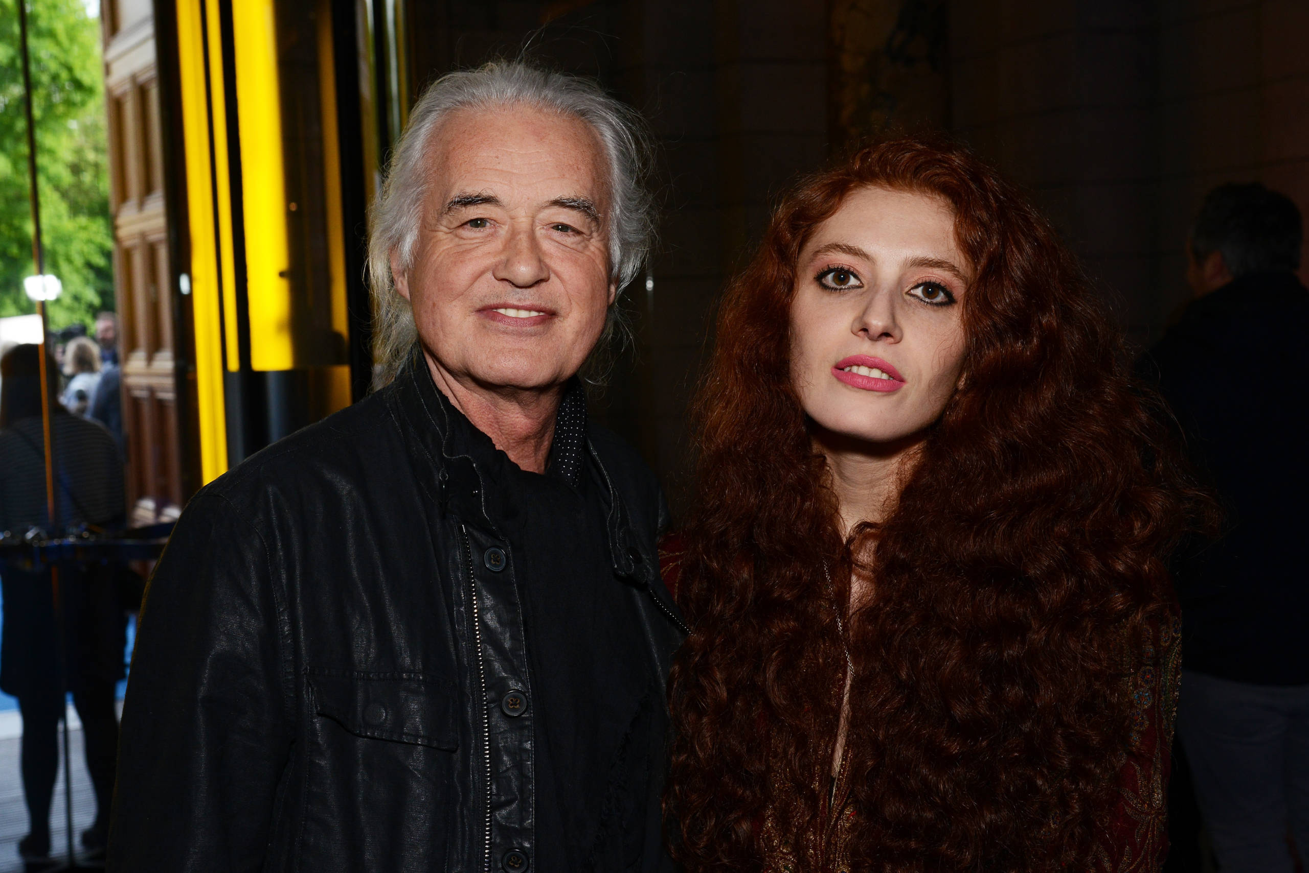 Jimmy Page und Scarlett Sabet