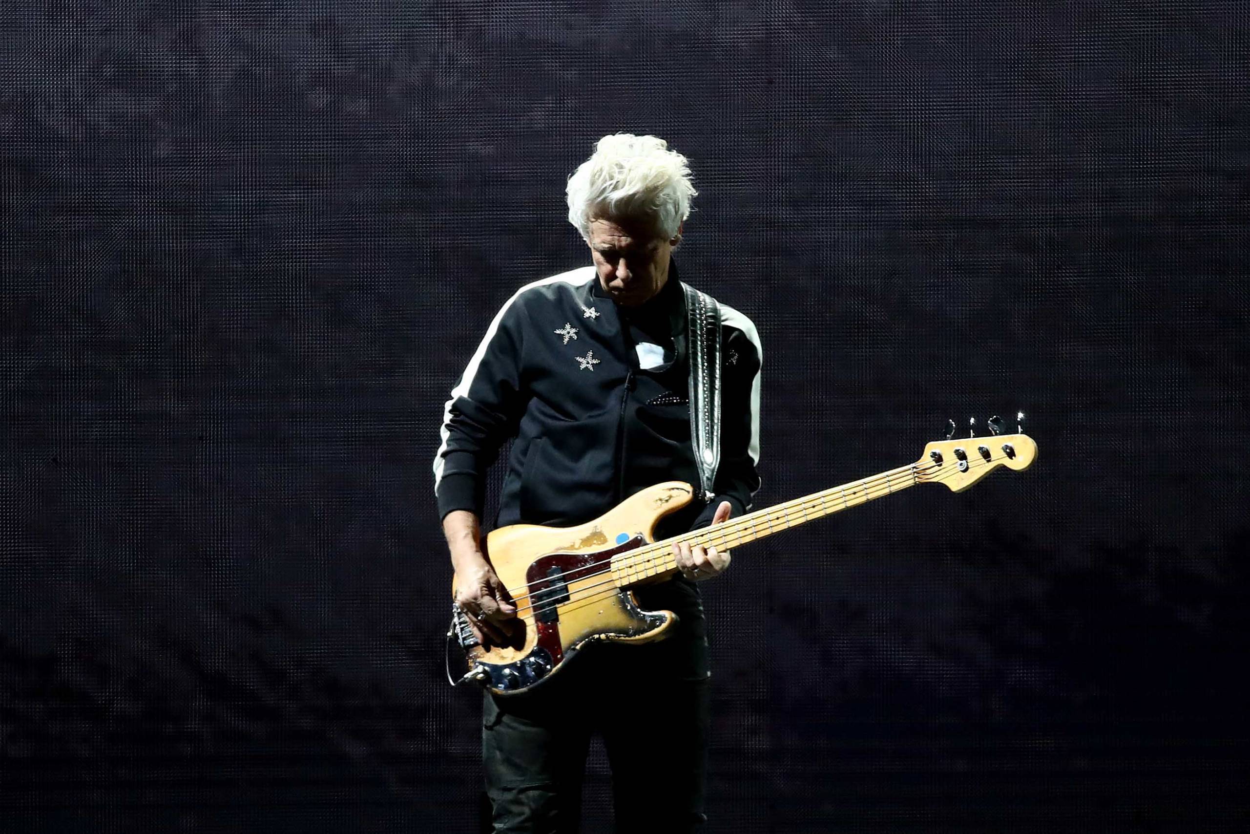 : Adam Clayton beim einem U2-Konzert 2019 in Seoul