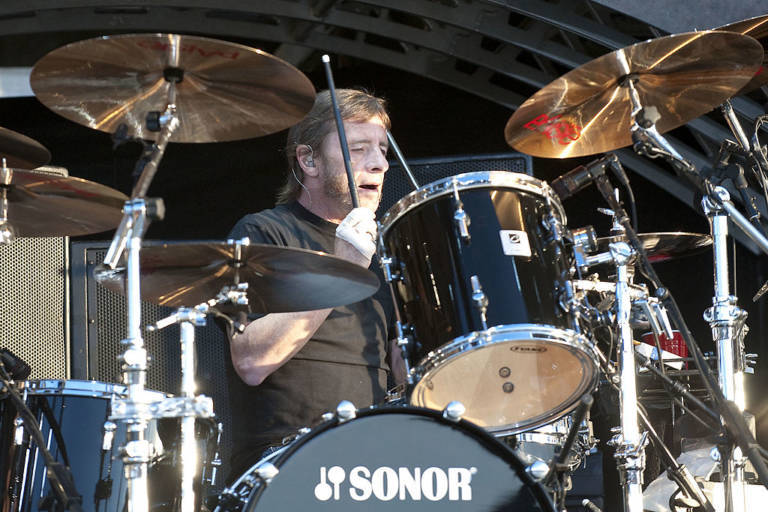 AC/DC: Deshalb wurde Drummer Phil Rudd wieder in die Band aufgenommen ...