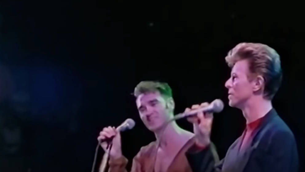 David Bowie und Morrissey spielen „Cosmic Dancer“ von T.Rex