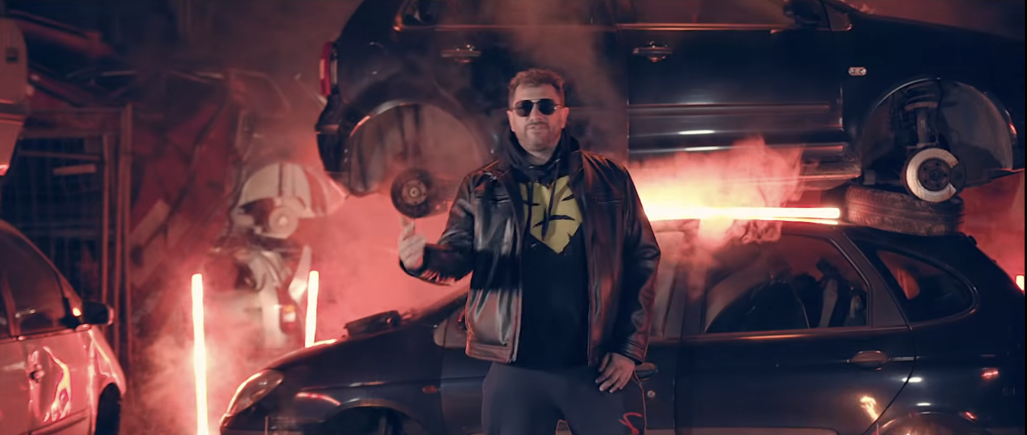 King Orgasmus One in seinem Musikvideo zu  "Ich Bin Immer Noch Der Gleiche", 2021