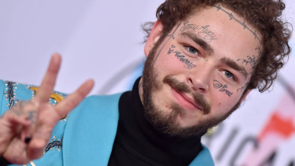 LOS ANGELES, CA - OCTOBER 09:  Post Malone attends the 2018 American Music Awards at Microsoft Theater on October 9, 2018 in 
