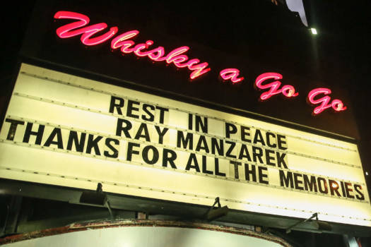 Ray Manzarek, dos Doors, foi «um músico de exceção e um timoneiro», diz  biógrafo português - Música - SAPO Mag