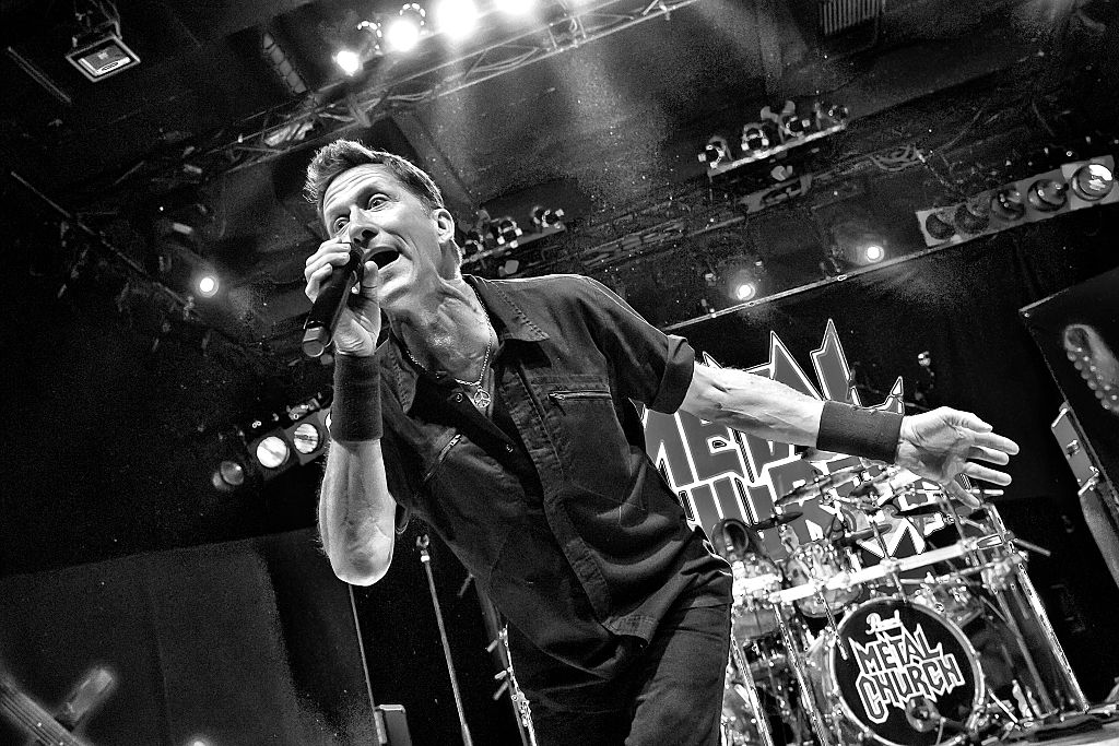 Mike Howe bei einem Auftritt seiner Band Metal Church 2016 in Berlin.