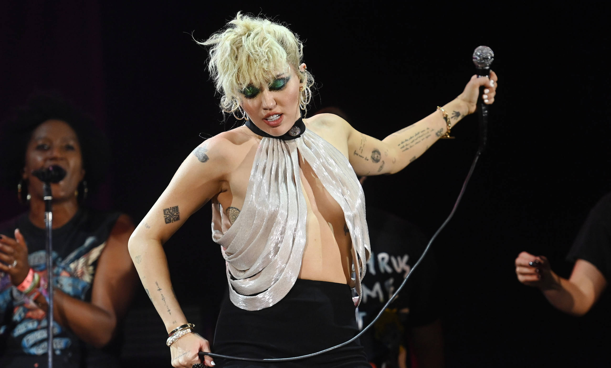 Miley Cyrus live 2021