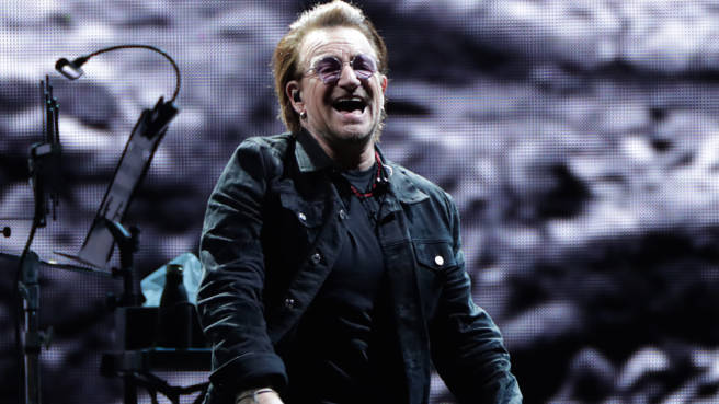 Bono mag den Namen U2 nicht und findet die meisten Lieder der Band „etwas peinlich“