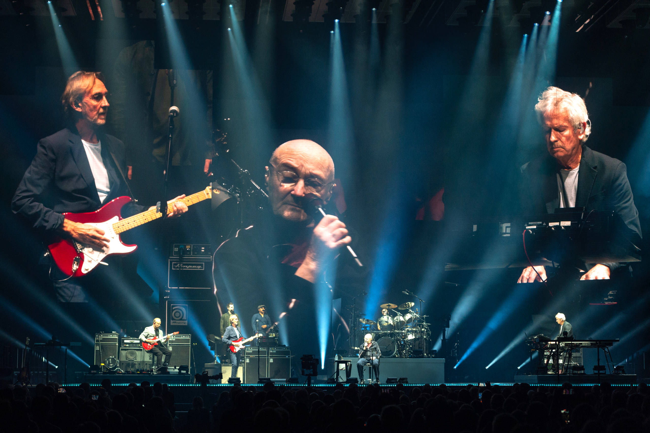 Genesis auf der „The Last Domino? Tour“.