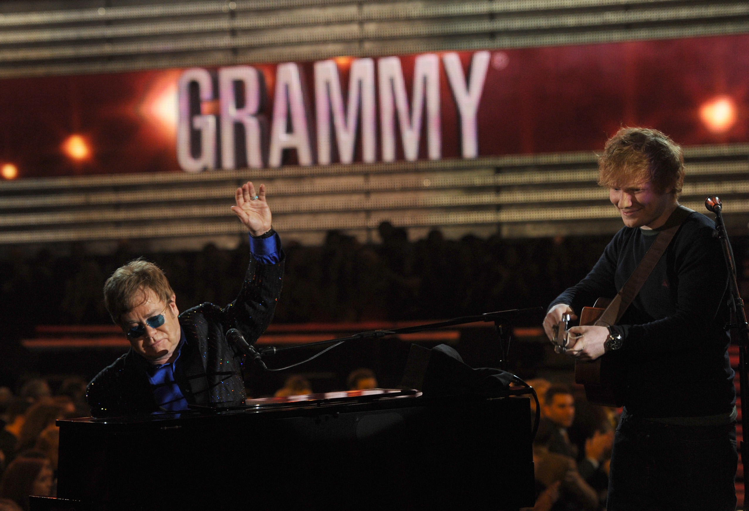 Elton John und Ed Sheeran bei den 55. Grammy Awards am 10. February 2013 in Los Angeles, Californien. (Foto von Kevin Winter/WireImage)