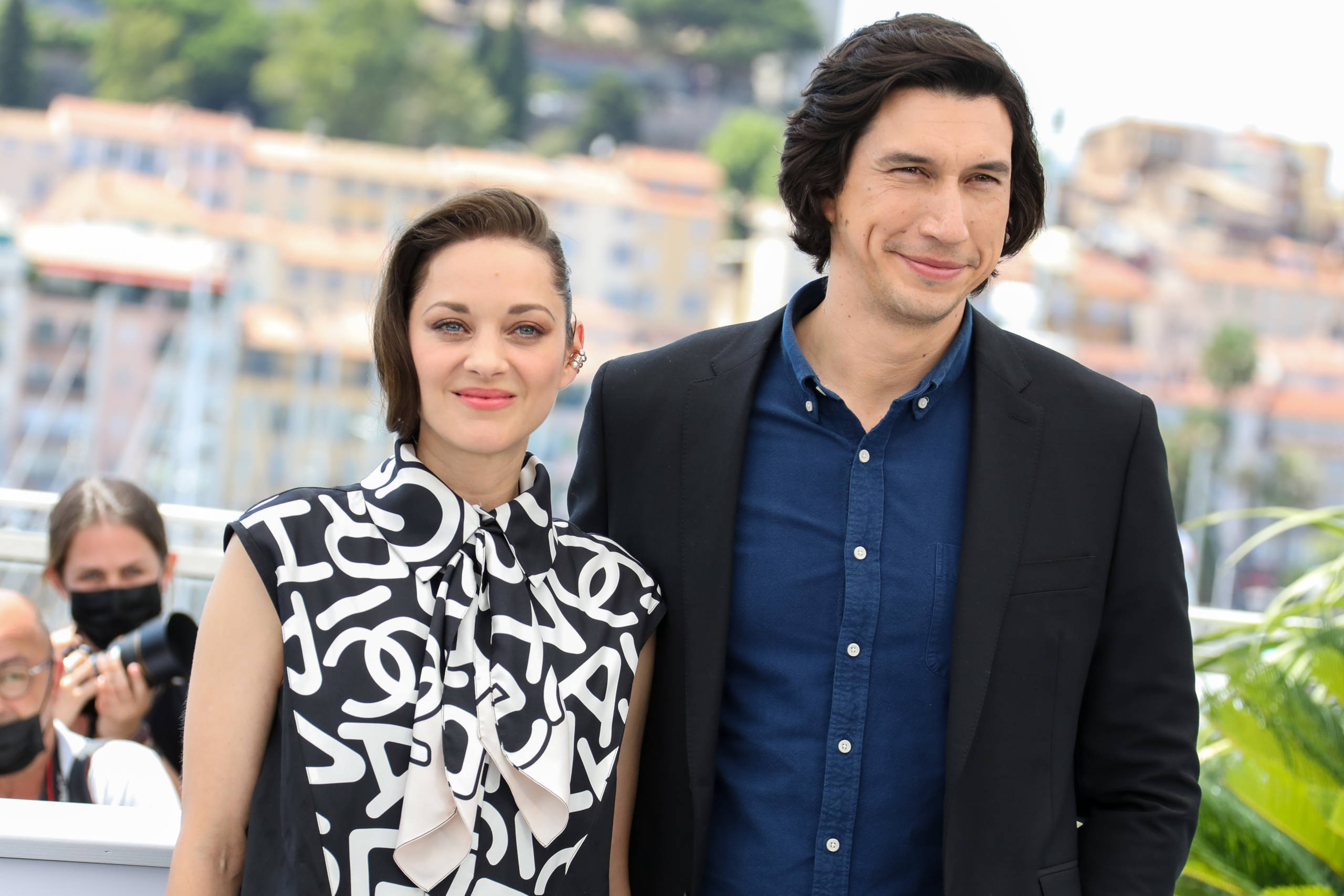 Marion Cotillard and Adam Driver beim „Annette" photocall während des 74. Cannes Film Festivals am 06. Juli 2021 in Cannes, Frankreich. (Foto: Toni Anne Barson/FilmMagic)