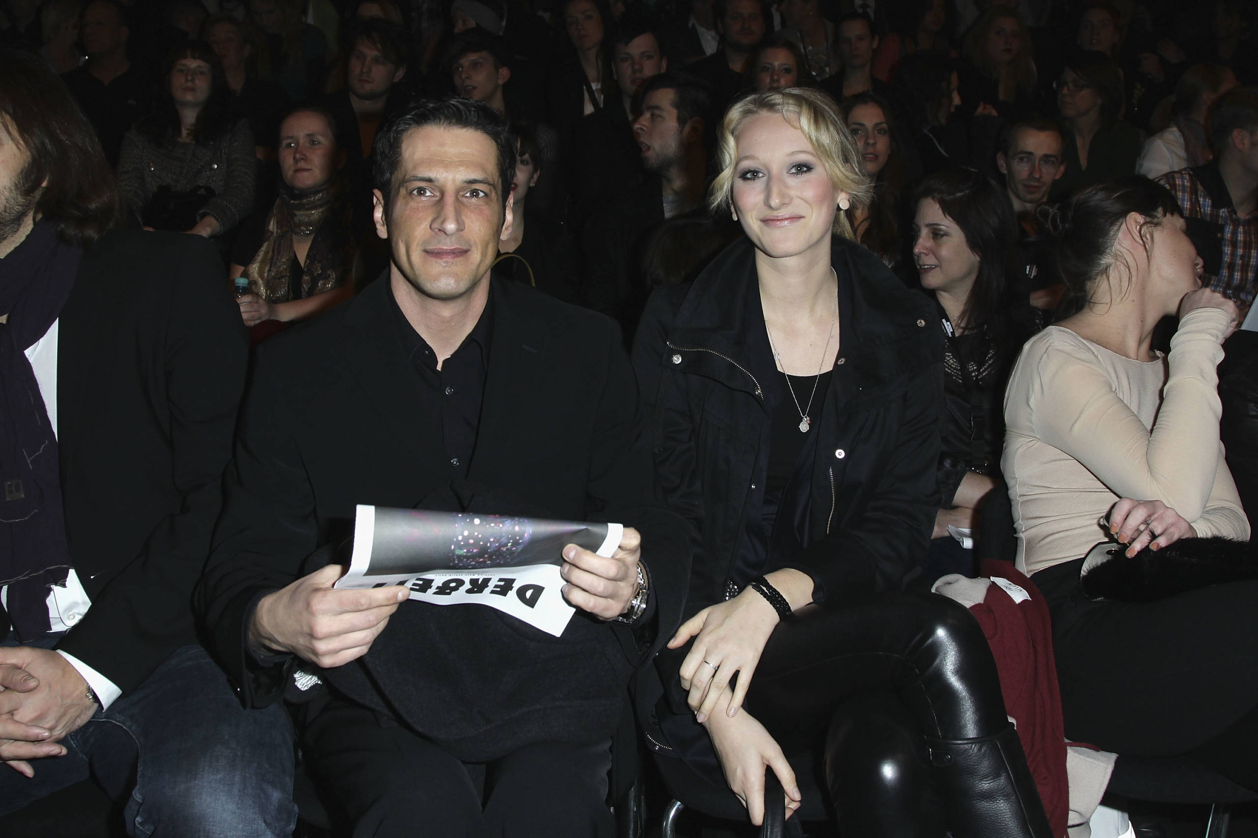 Mirco Nontschew und Monique bei der Mercedes Benz Fashion Week 2011 am 22. Januar 2011 in Berlin. (Foto: Andreas Rentz/Getty Images)