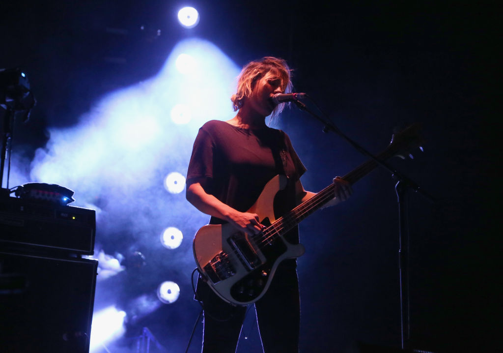 Jenny Lee Lindberg bei einem gemeinsamen Auftritt von Warpaint und Depeche Mode in Las Vegas