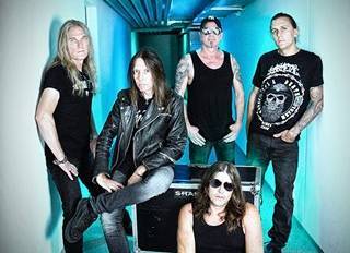 Shakra-Mad-World_2022_Hoch_500px