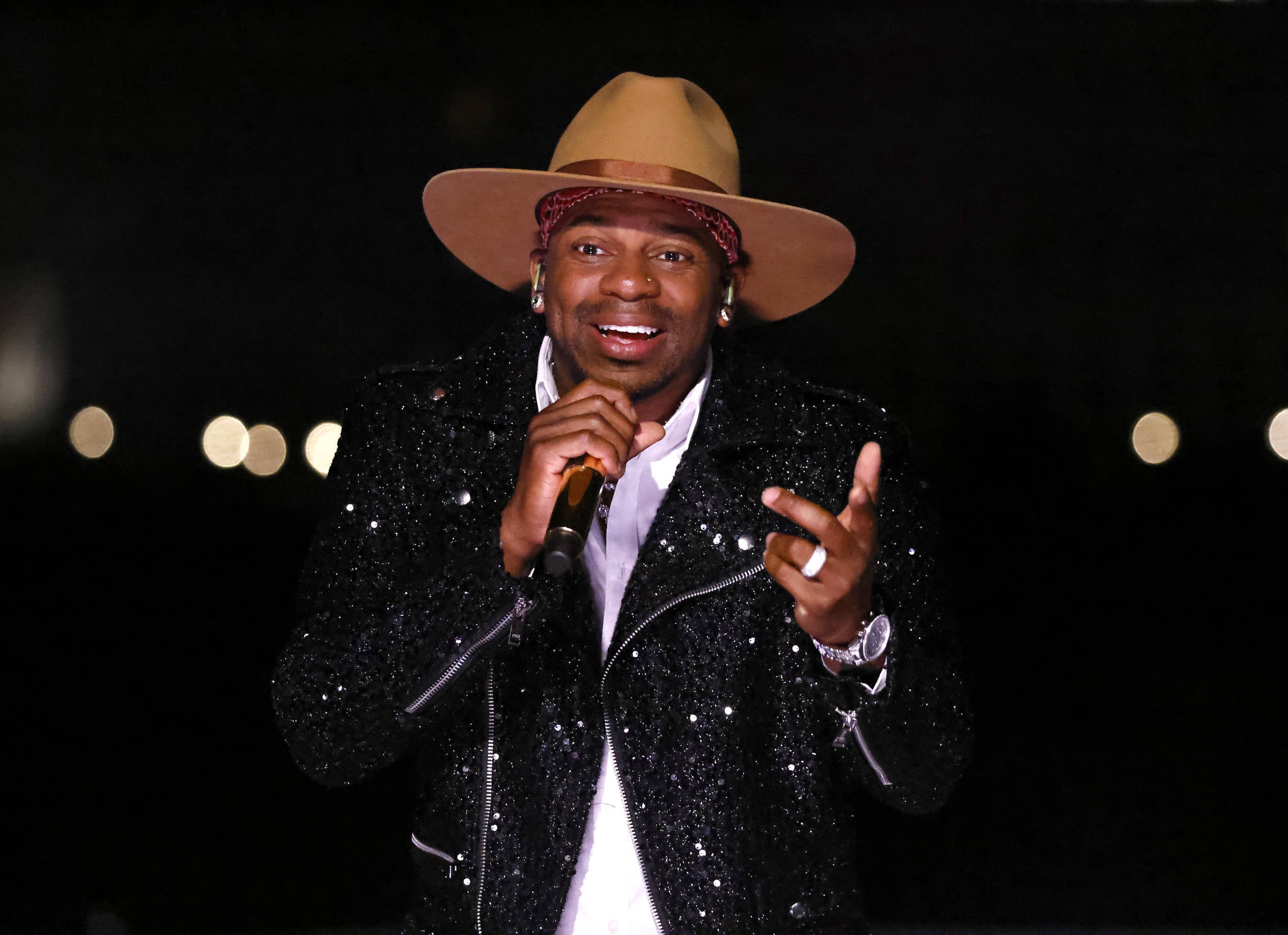 Jimmie Allen live in Washington.