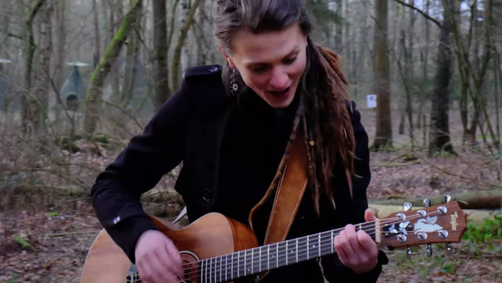 Ronja Maltzahn, hier im Video zu ihrem Song „Like A Wolf“