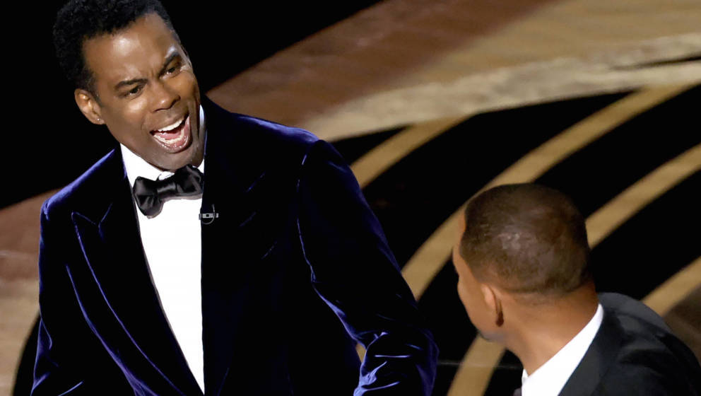 Chris Rock zeigt sich erstaunt, nachdem Will Smith ihm während der Oscars eine Schelle gab 