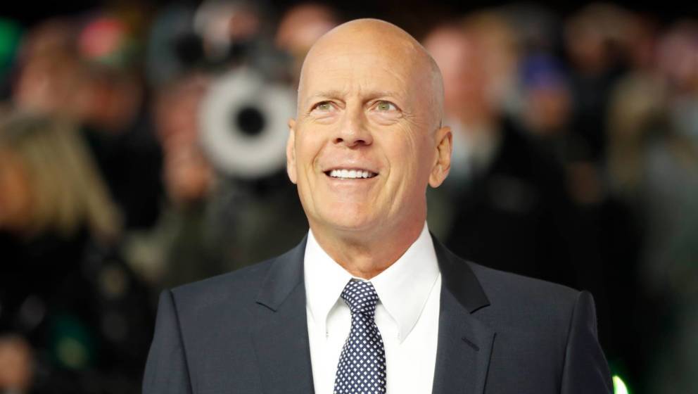 Bruce Willis wurde beim Essen mit Freunden in Los Angeles gesichtet. 