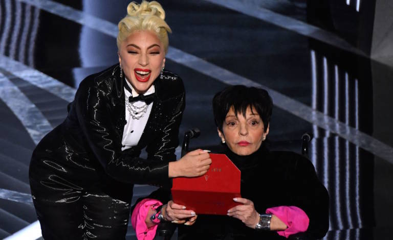 Oscars 2022: Wurde Liza Minnelli gezwungen, im Rollstuhl zu sitzen ...