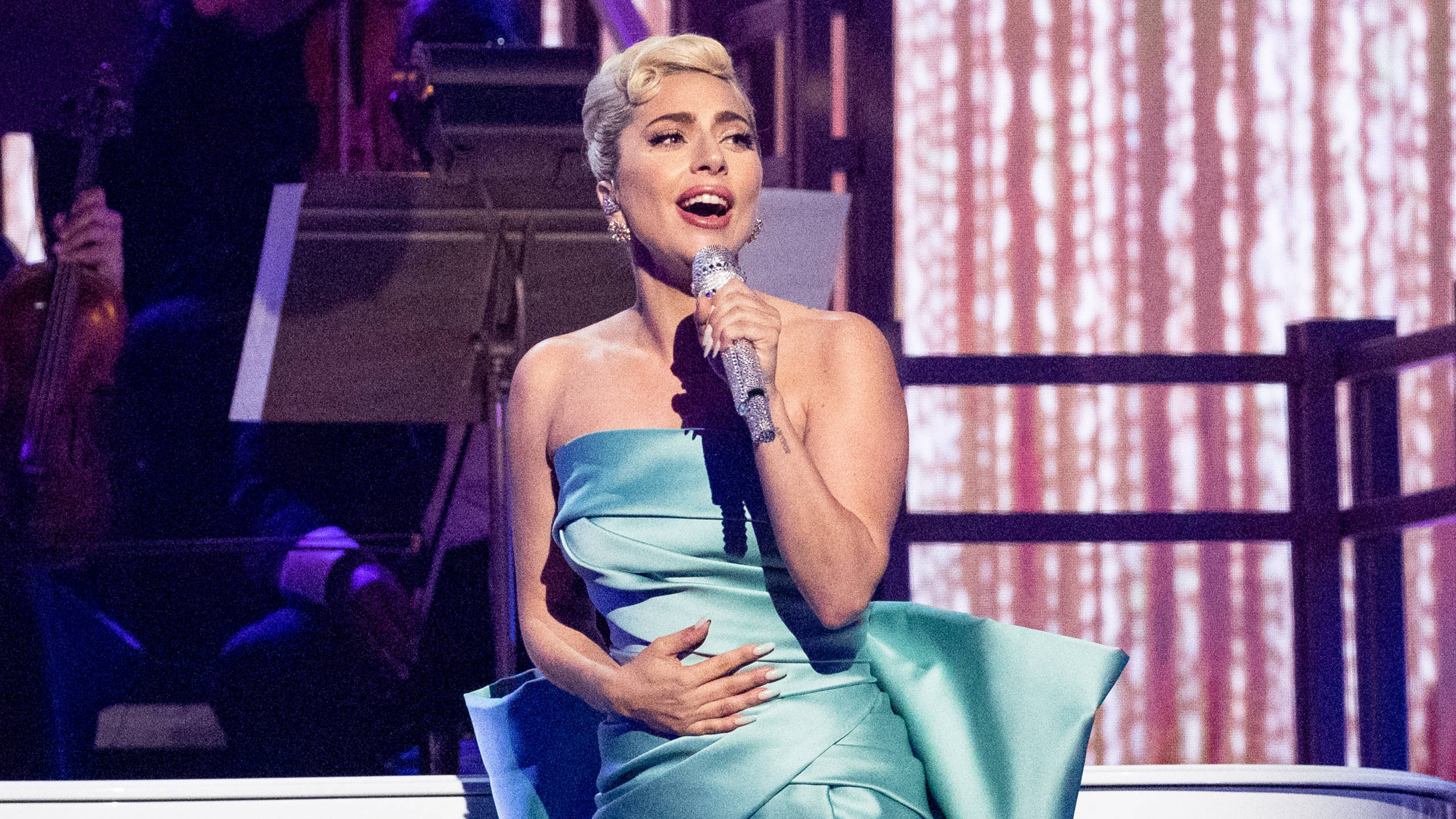 Lady Gaga performt bei den Grammys 2022 in Las Vegas.