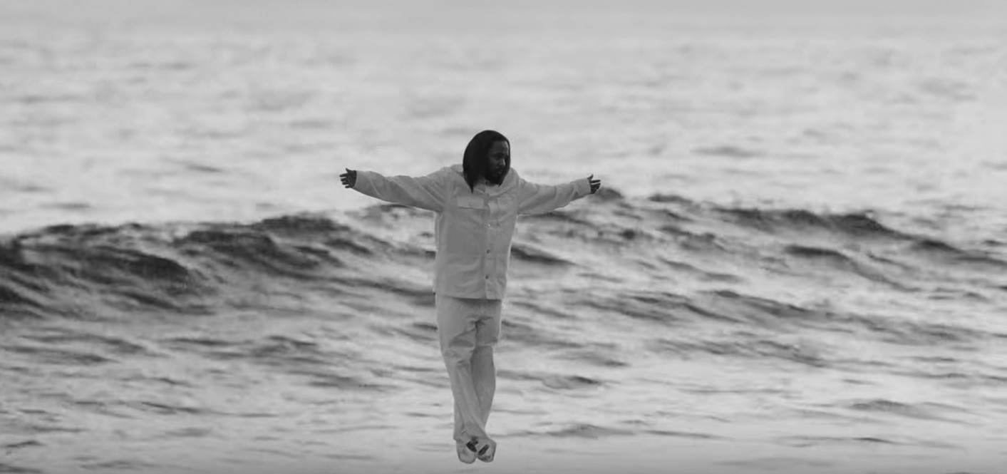 Kendrick Lamar hat ein Musikvideo zu „N95“ aus seinem neuen Album „Mr. Morale & The Big Steppers“ veröffentlicht.