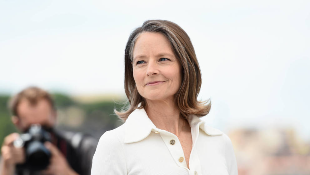 CANNES, FRANCE - JULY 06: Jodie Foster attends a photocall as she receives an honorary Palme D'Or during the 74th annual Cann