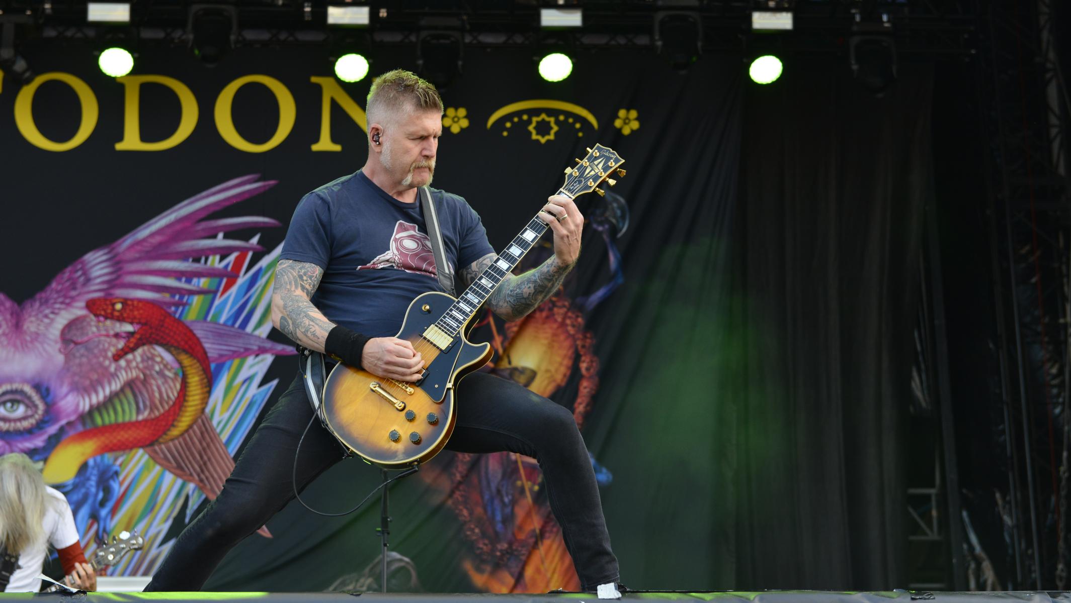 Mastodon MANDORA STAGE