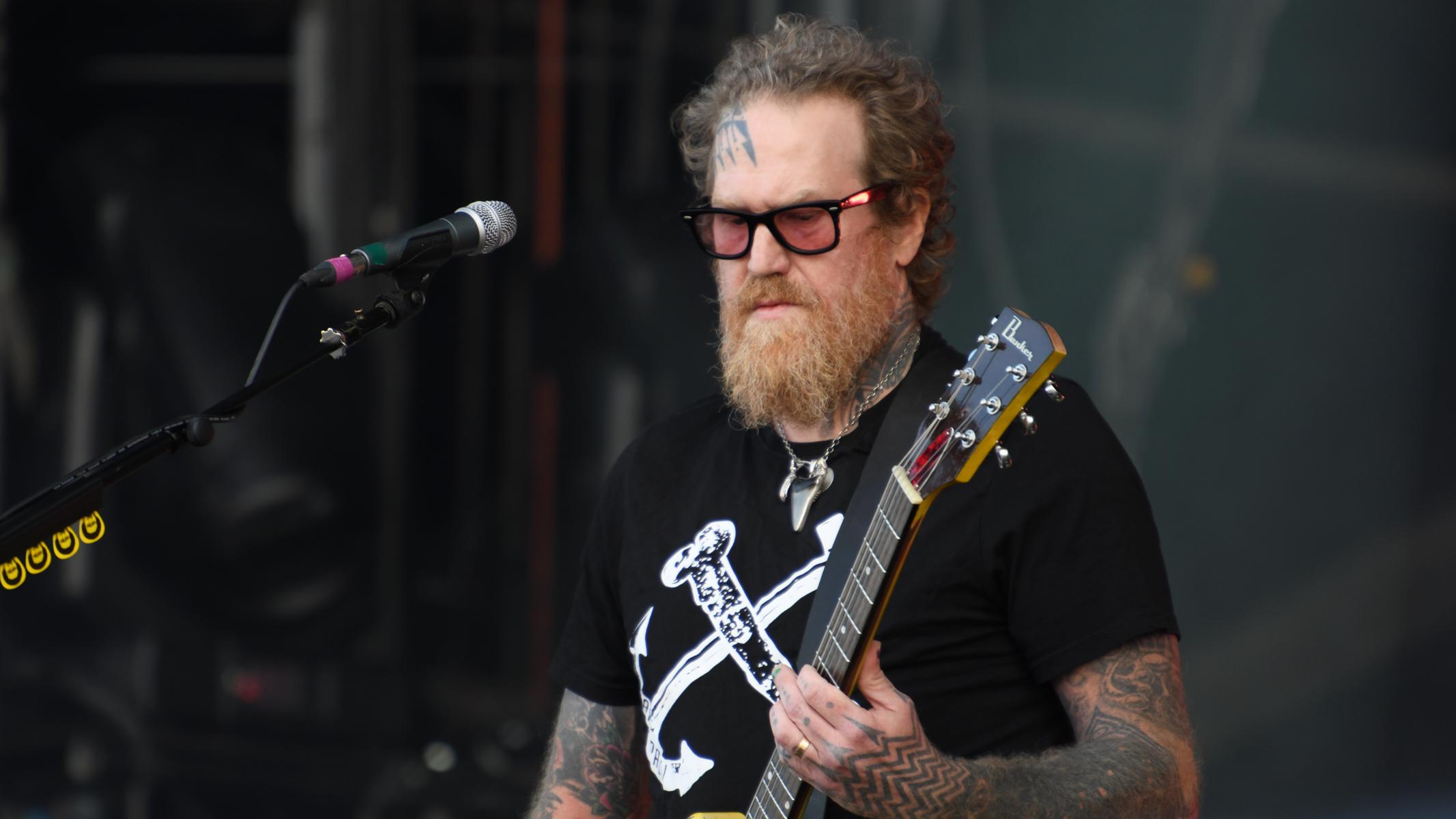 Mastodon MANDORA STAGE