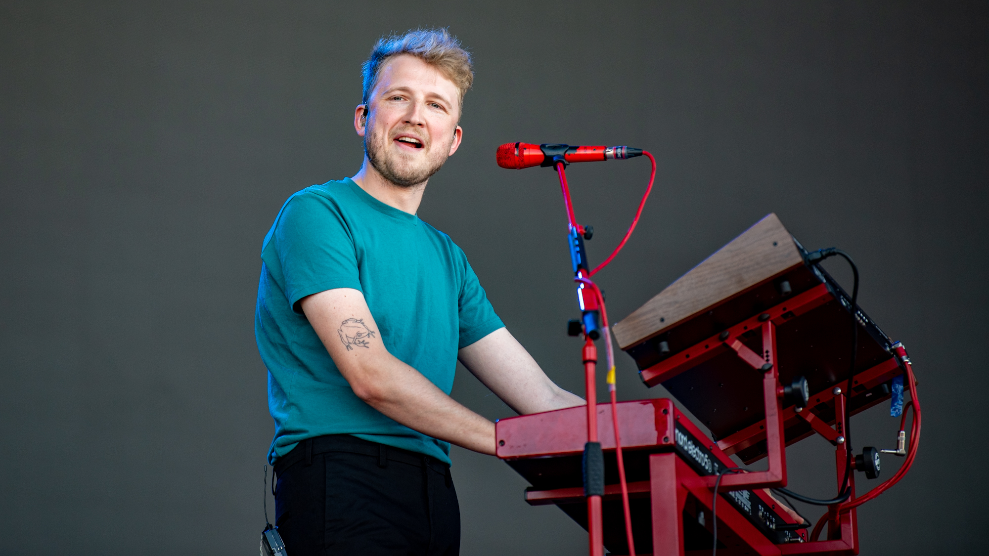 TS22-fri- two door cinema club-4