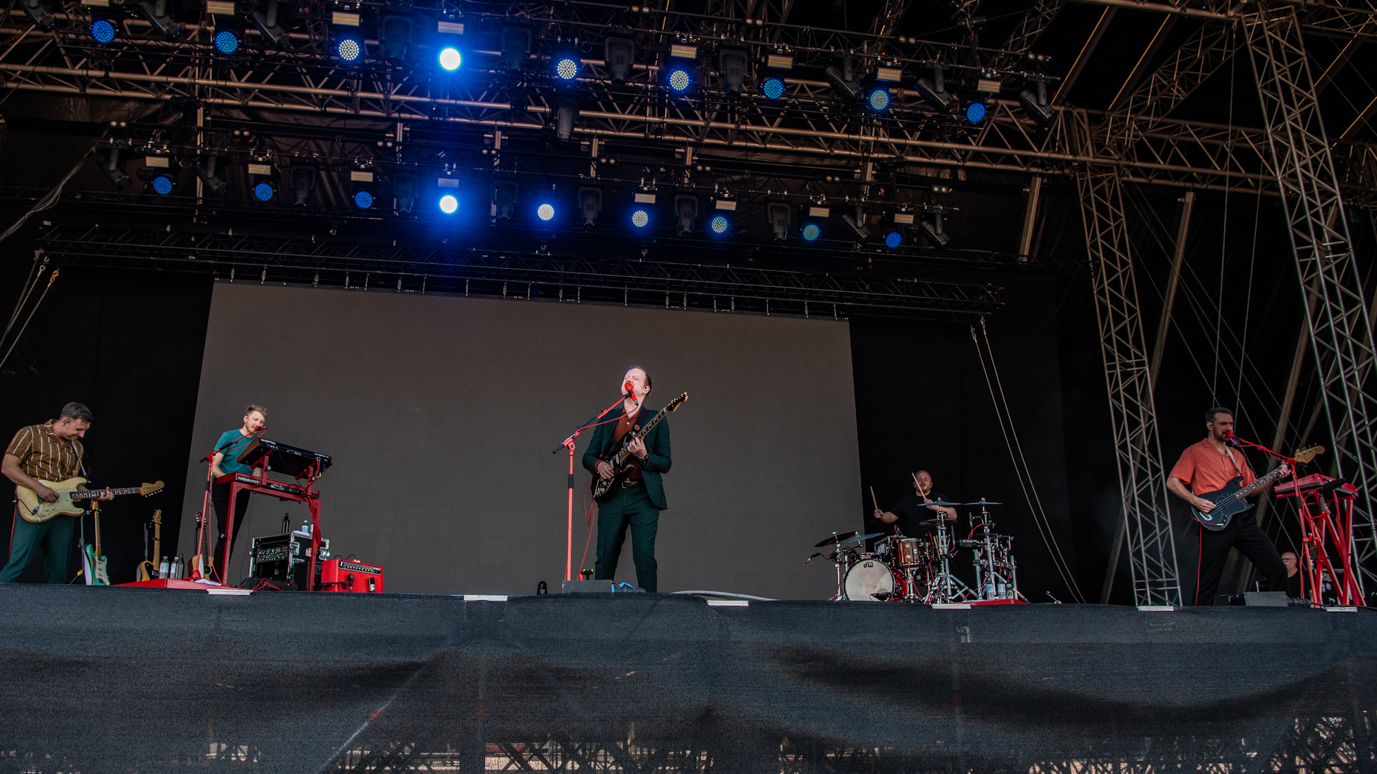 TS22-fri- two door cinema club-6