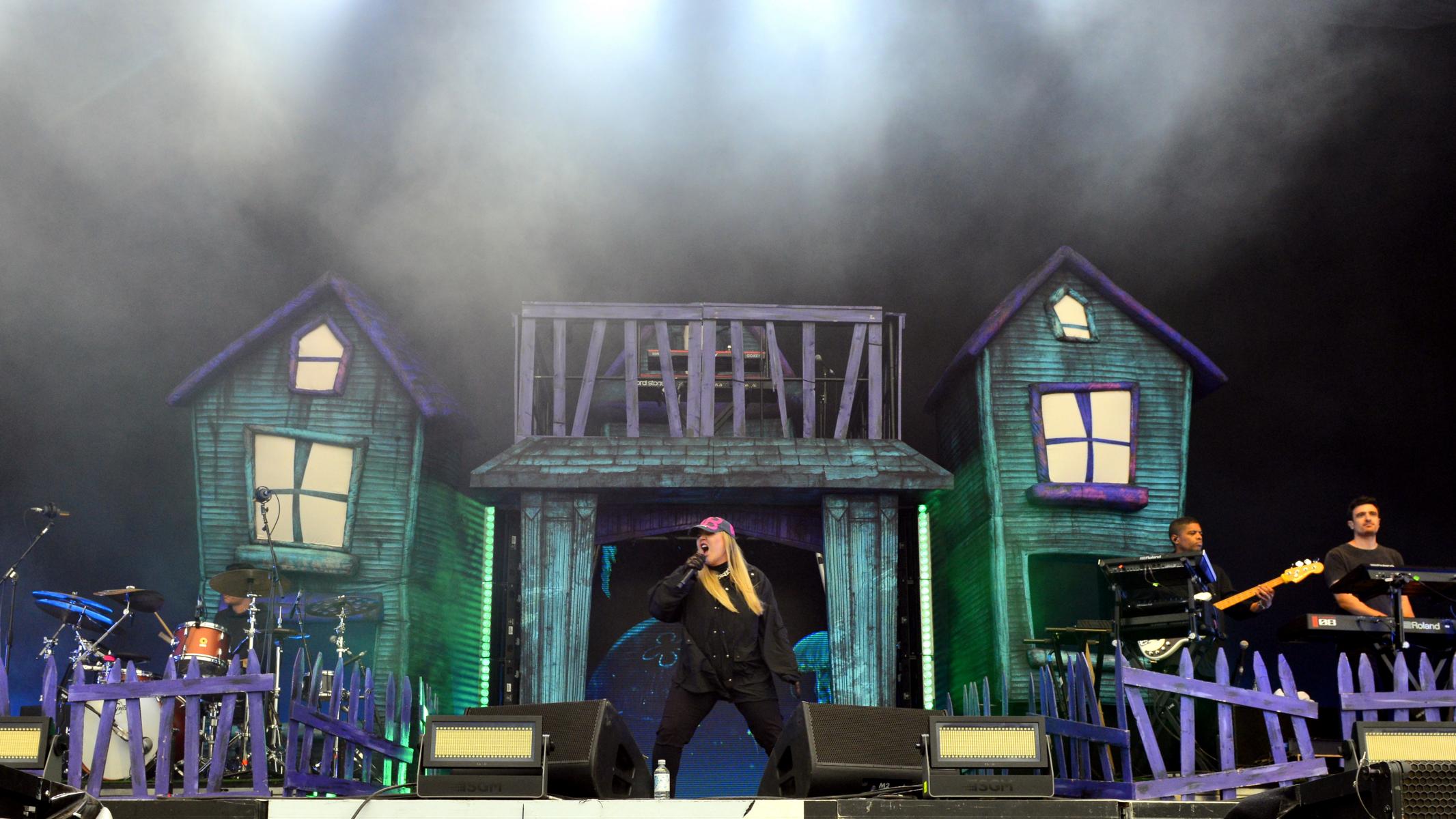 Tones And I - River Stage