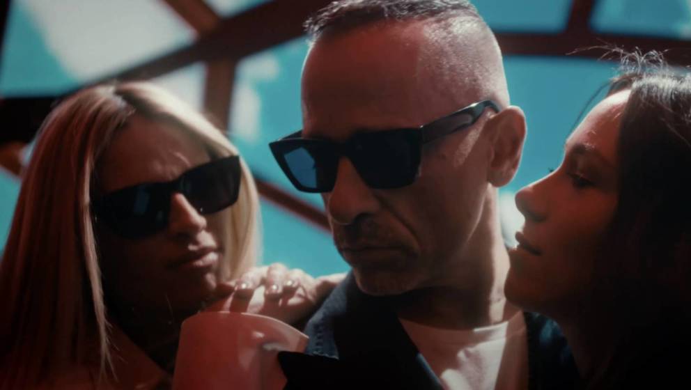 Screenshot aus dem Musikvideo von Eros Ramazzotti