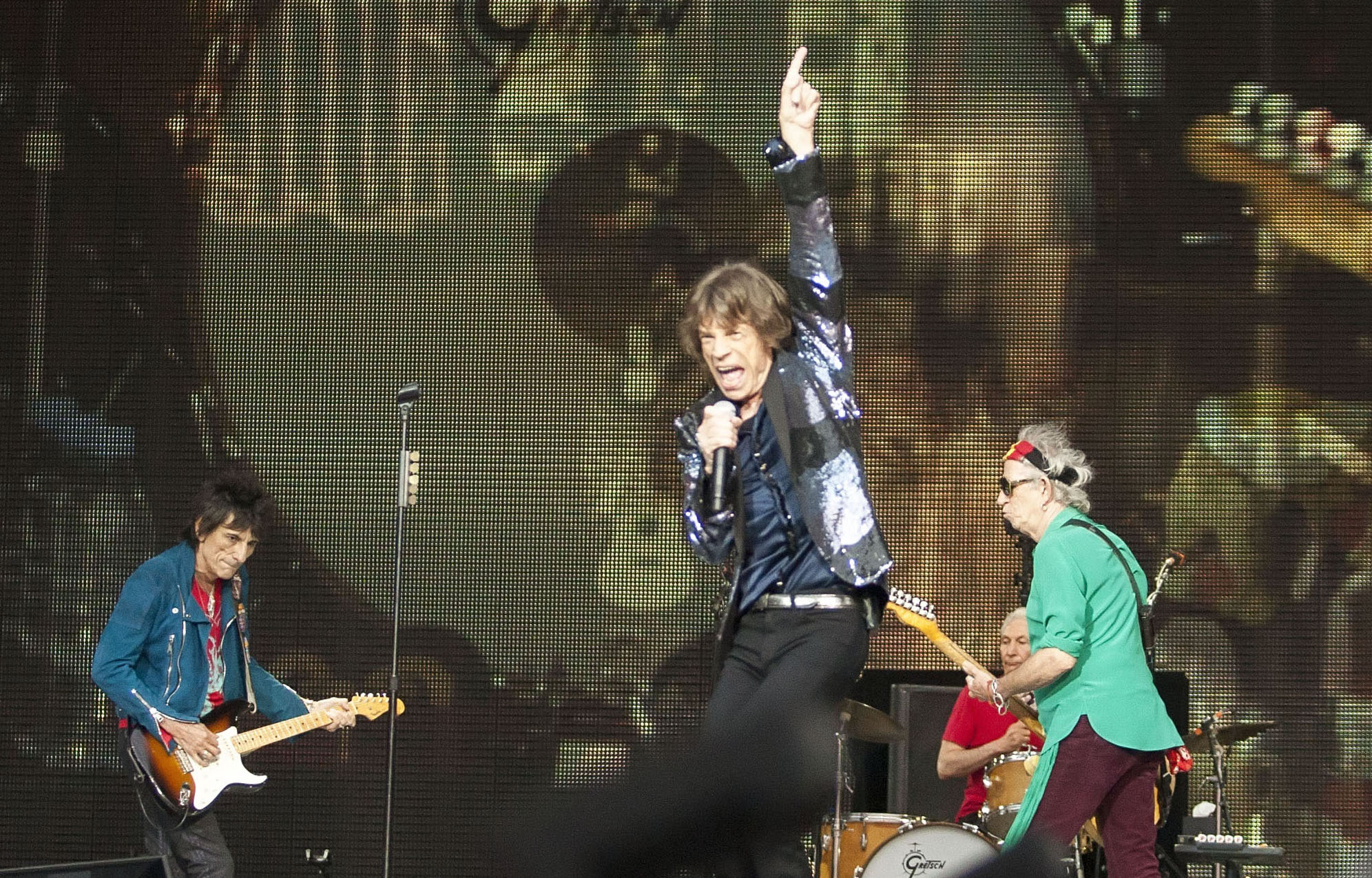 BERLIN, GERMANY - JUNE 10:  (L-R) Ron Wood, Mick Jagger and Keith Richards and  of the British band The Rolling Stones per...