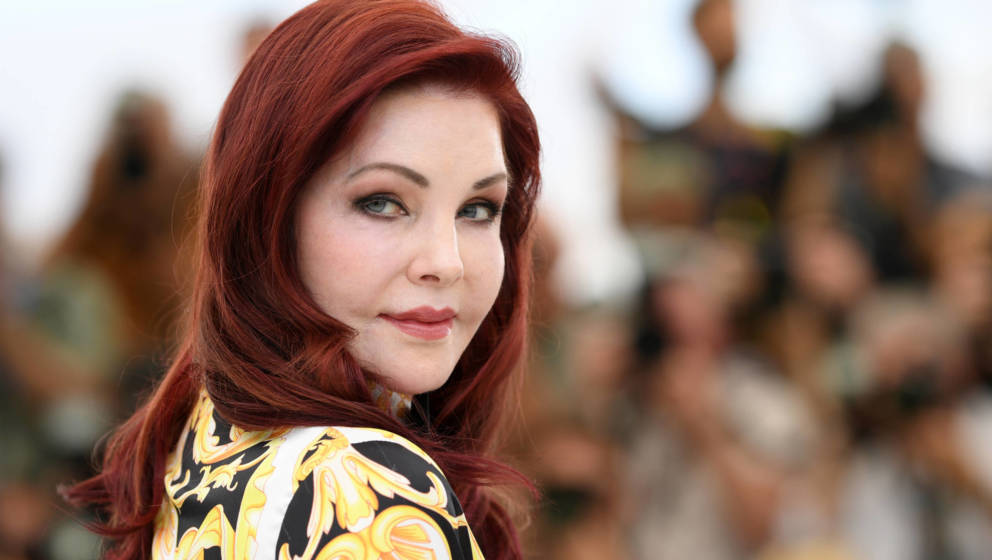 CANNES, FRANCE - MAY 26: Priscilla Presley attends the photocall for 'Elvis' during the 75th annual Cannes film festival at P