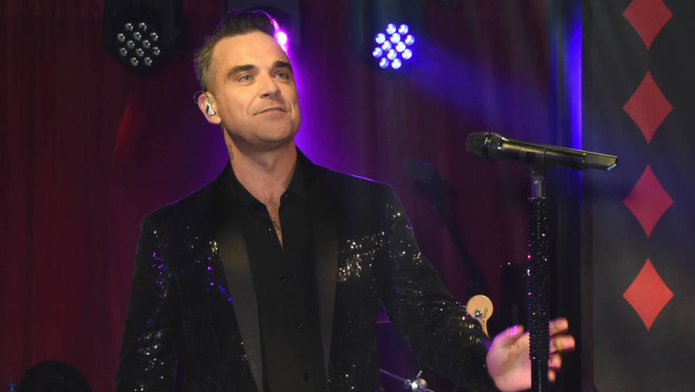 London, England: Robbie Williams live auf dem „Unicef UK Halloween Ball“, 2016