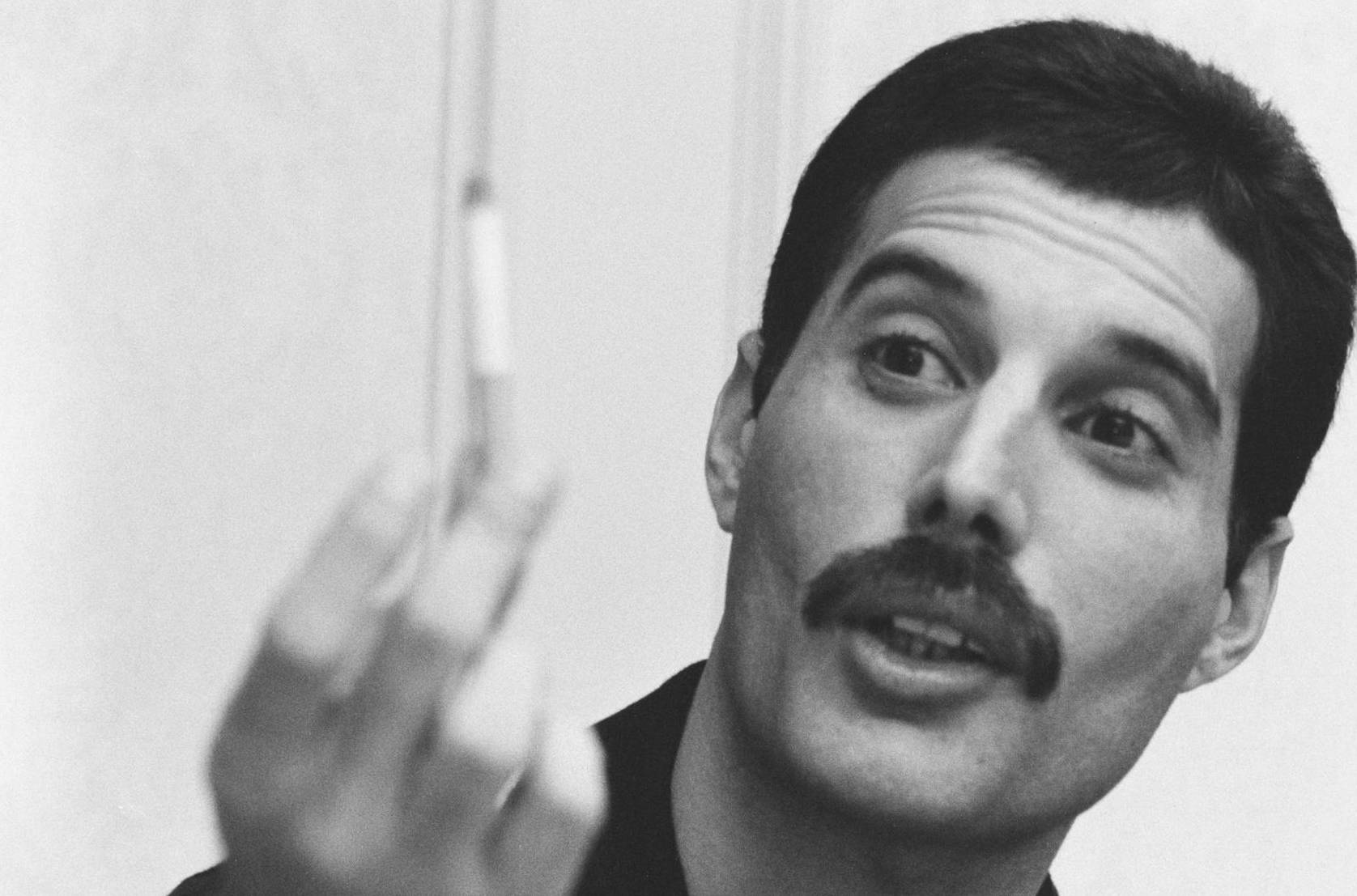 (MANDATORY CREDIT Koh Hasebe/Shinko Music/Getty Images) Freddie Mercury of Queen, interview and photo session for 'Music L...