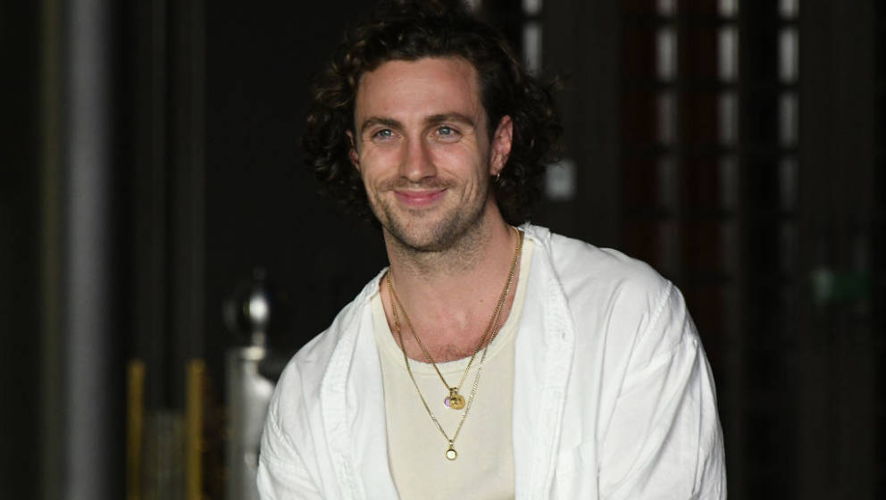 TOKYO, JAPAN - AUGUST 22:  Aaron Taylor-Johnson attends the 'Bullet Train' promotion event at Koyasan Tokyo Betsu-In Temple o