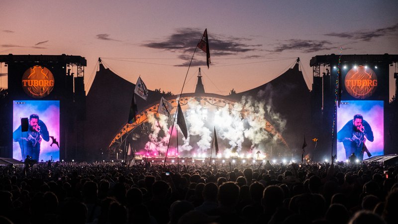 Post Malone auf der „Orange Stage“ beim Roskilde Festival 2022 (Foto: Flemming Bo Jensen)