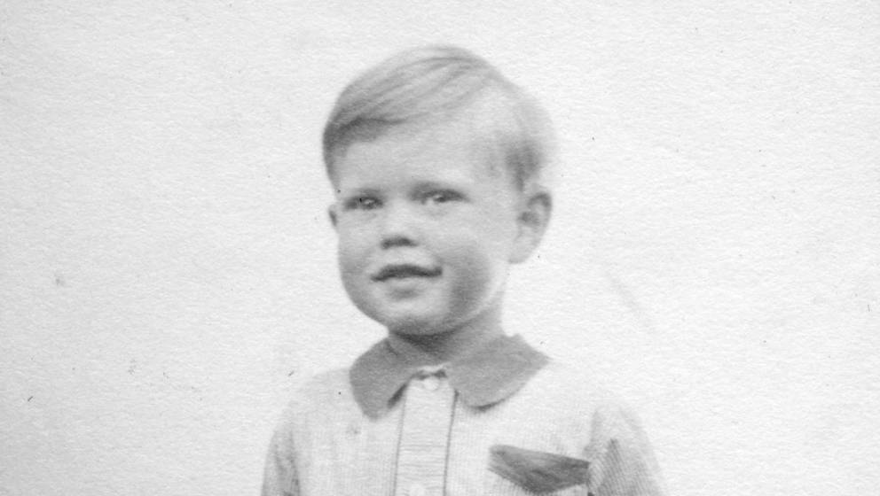 Mick Jagger mit drei Jahren zuhause in Brent Lane, Dartford