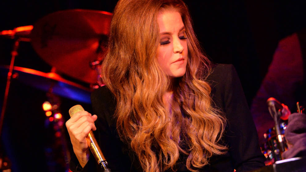 NASHVILLE, TN - SEPTEMBER 20:  Lisa Marie Presley performs at 3rd &  Lindsley during the 14th Annual Americana Music Fest