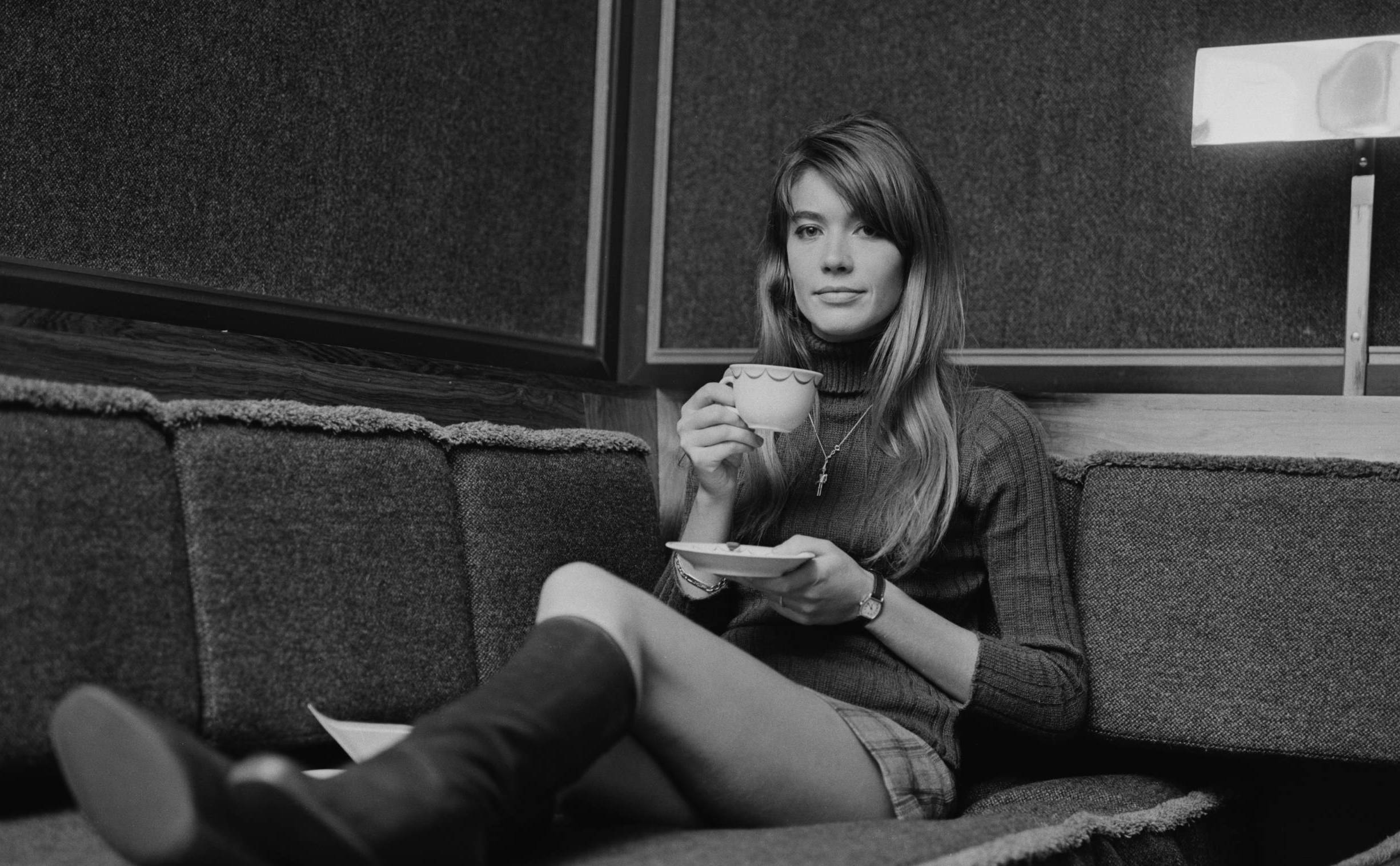 French pop singer Francoise Hardy, UK, 10th November 1967.  (Photo by Dove/Daily Express/Getty Images)