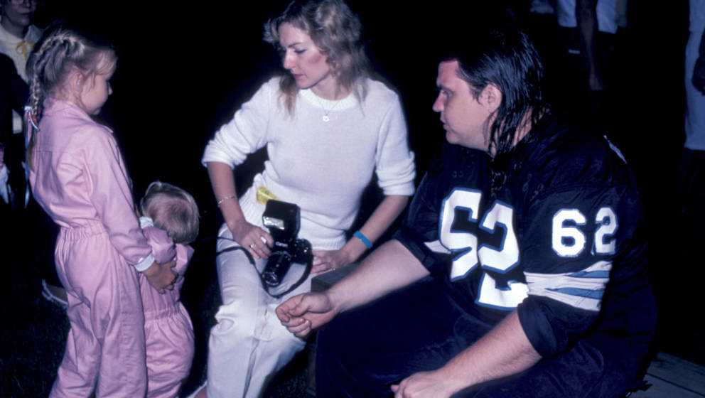 Meat Loaf (right) with wife and children (Photo by Ron Galella/Ron Galella Collection via Getty Images)