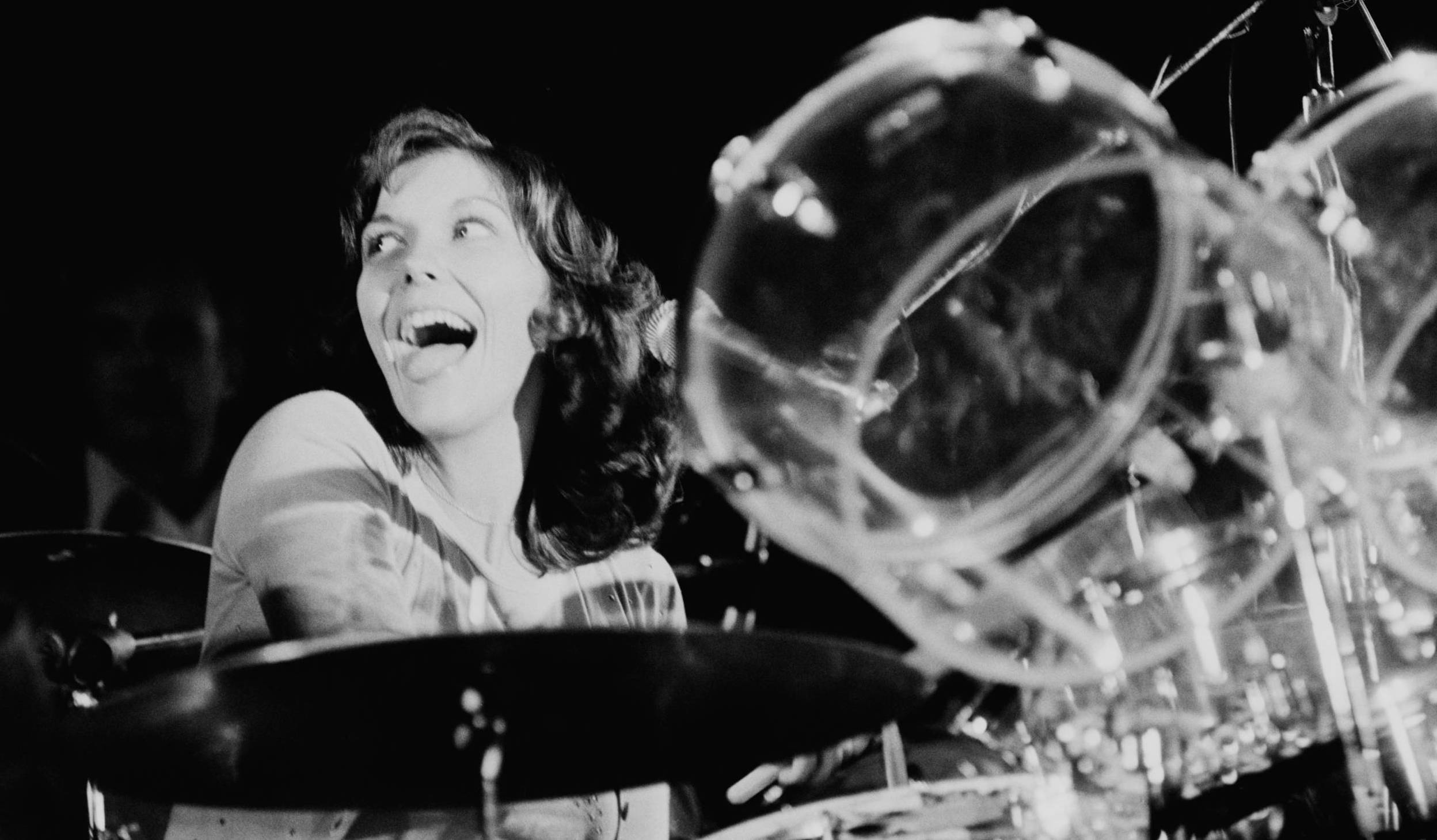 American singer and drummer Karen Carpenter (1950 - 1983) of pop band The Carpenters, circa 1975. (Photo by David Warner E...