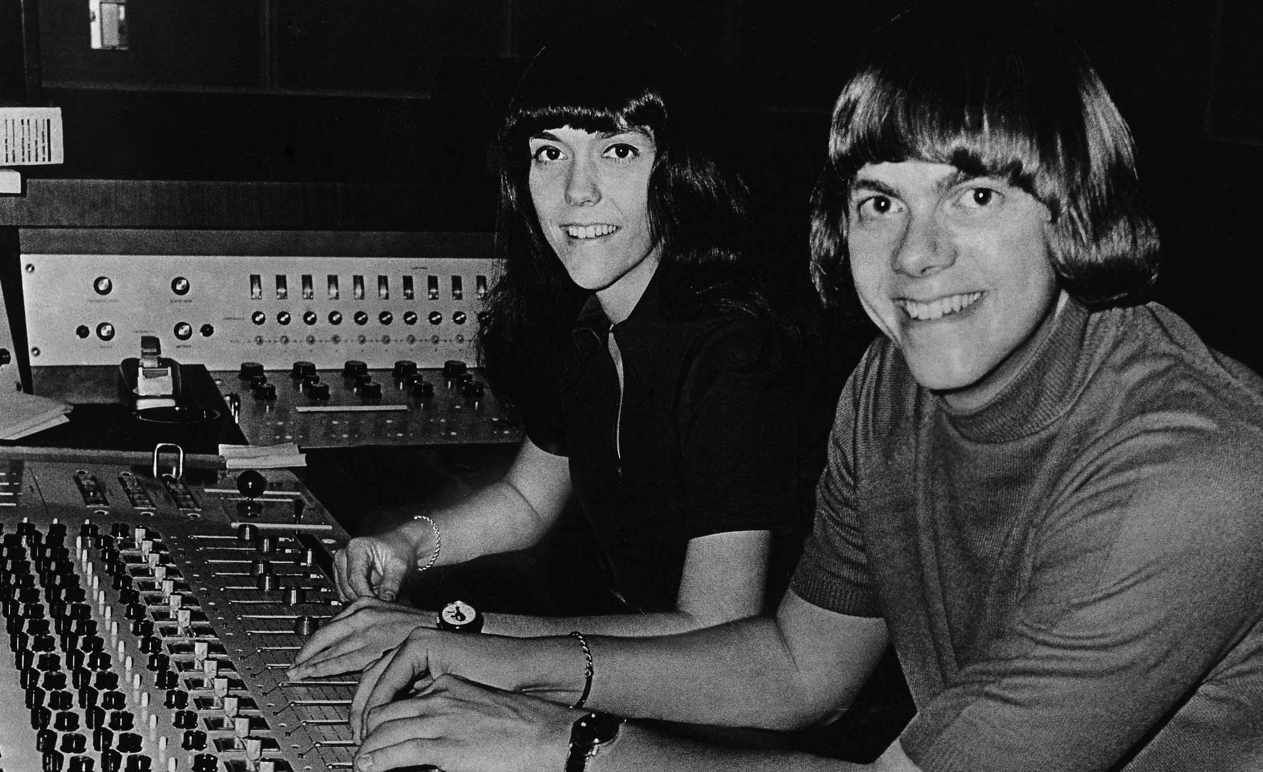 UNITED STATES - MARCH 01:  Photo of CARPENTERS and Richard CARPENTER and Karen CARPENTER; Karen Caprenter and Richard Carp...