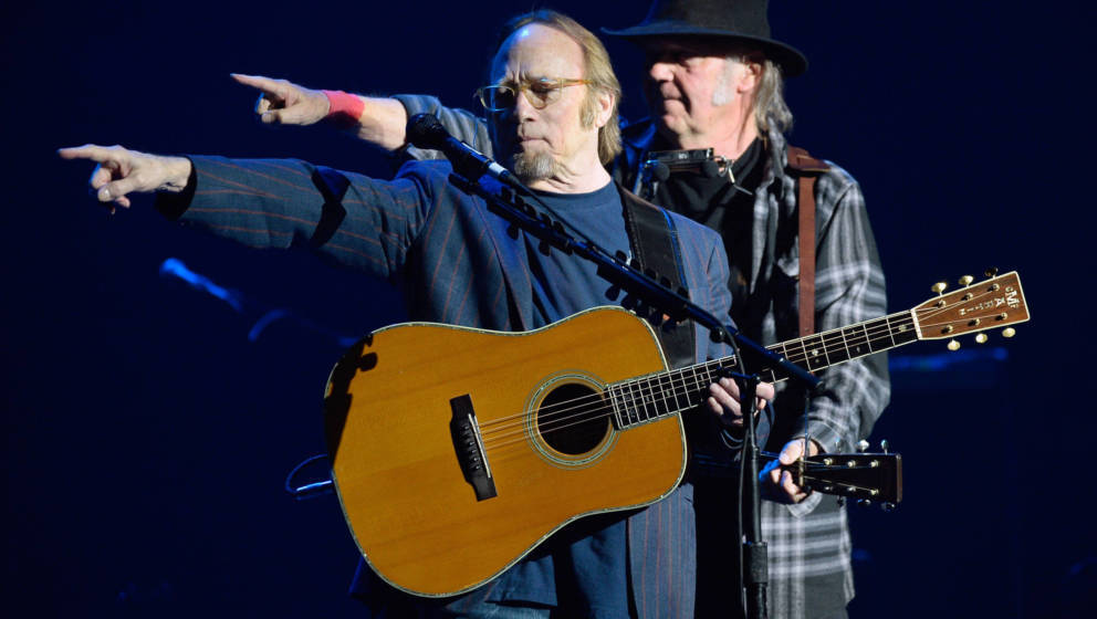 Stephen Stills und Neil bei Light Up the Blues 2016 in Hollywood, CA.  (Photo by Kevork Djansezian/Getty Images for Autism Sp