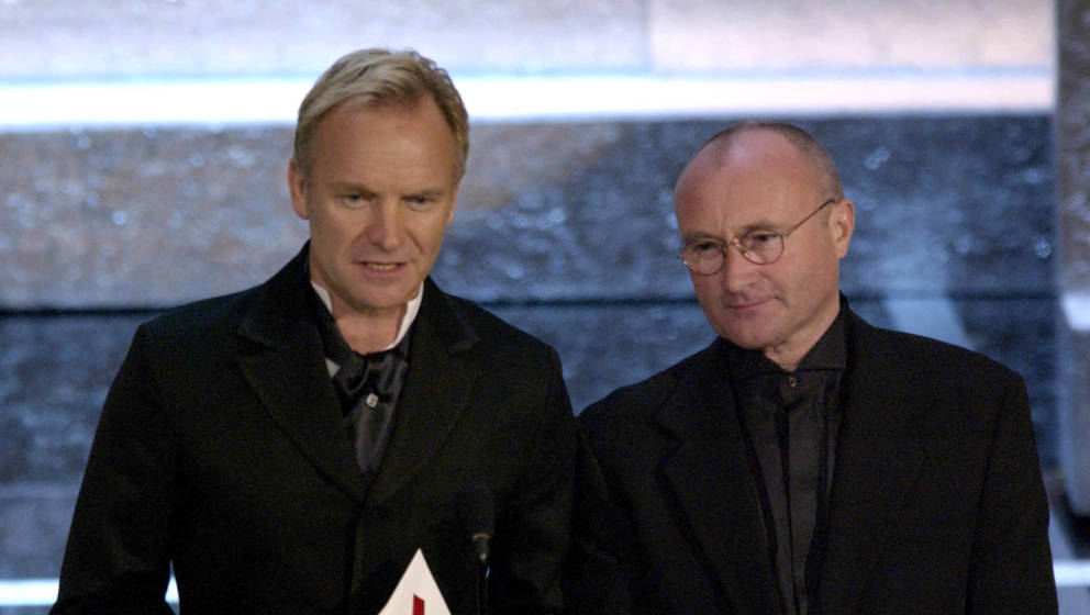 Sting und Phil Collins bei der 76. Academy Awards Show in Hollywood, Kalifornien.