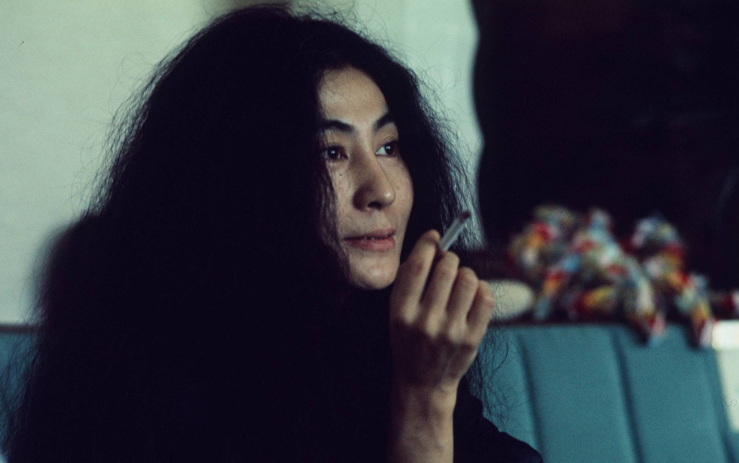 (MANDATORY CREDIT Koh Hasebe/Shinko Music/Getty Images) Yoko Ono interviewed at a hotel, August 1974, Fukushima, Japan. (P...